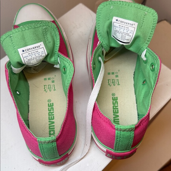 CONVERSE NEW LOW SNEAKERS IN PRETTY GREEN AND PINK. Women’s size 8 - Picture 14 of 16